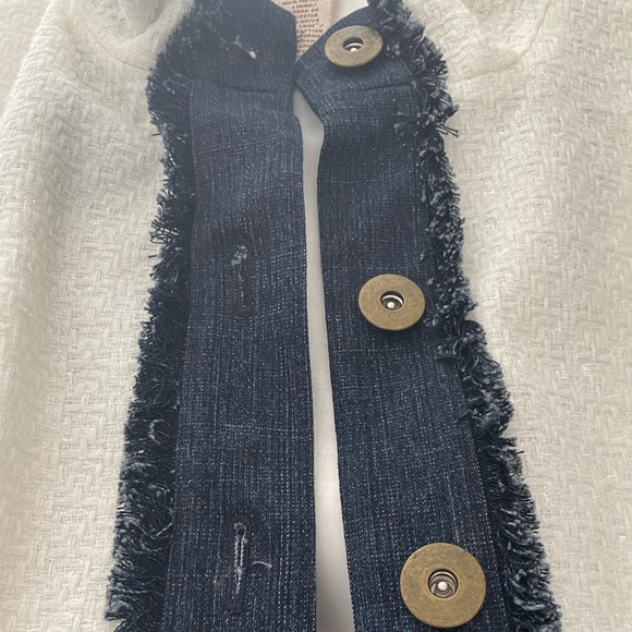 C.L.O.T.H.E.S Jean Jacket A blend of Polyester, Acrylic, trimmed in denim, Sz 16 - Picture 5 of 8